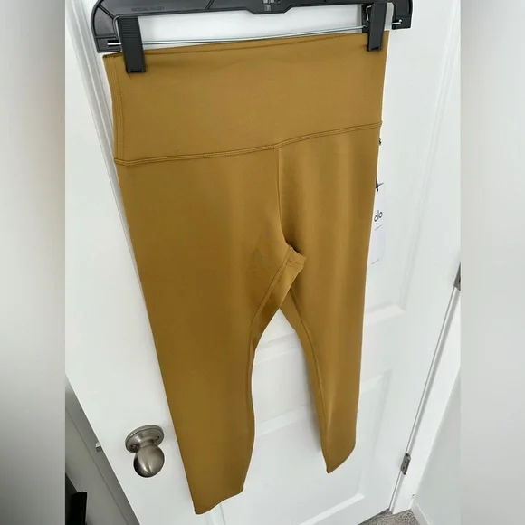 NWT ALO 7/8 High-Waist Airlift Legging